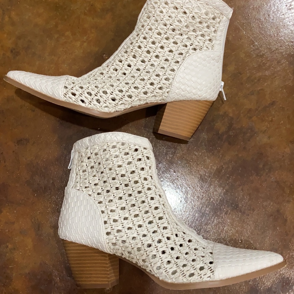 Matisse white bootie